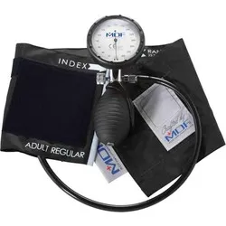 MDFÂ® Bravataâ„¢ Palm Aneroid Sphygmomanometer, Black